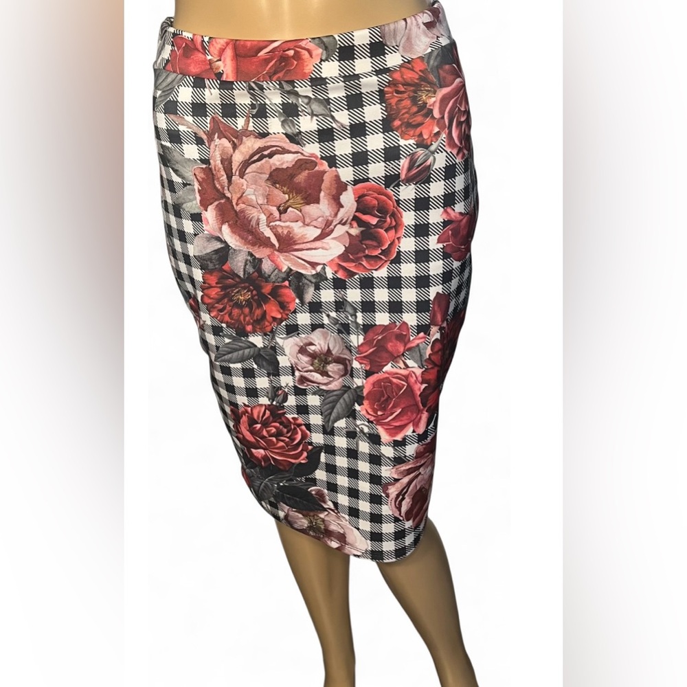 Floral Plaid Pencil Skirt in Red and Black - Women's